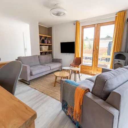 Idyllic Holiday In On The Water Ferienhaus Ooltgensplaat