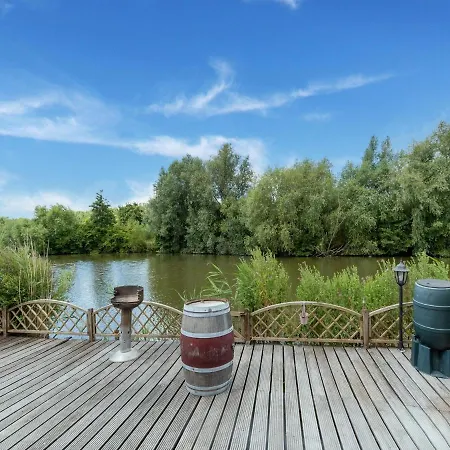 Idyllic Holiday In On The Water Ferienhaus *